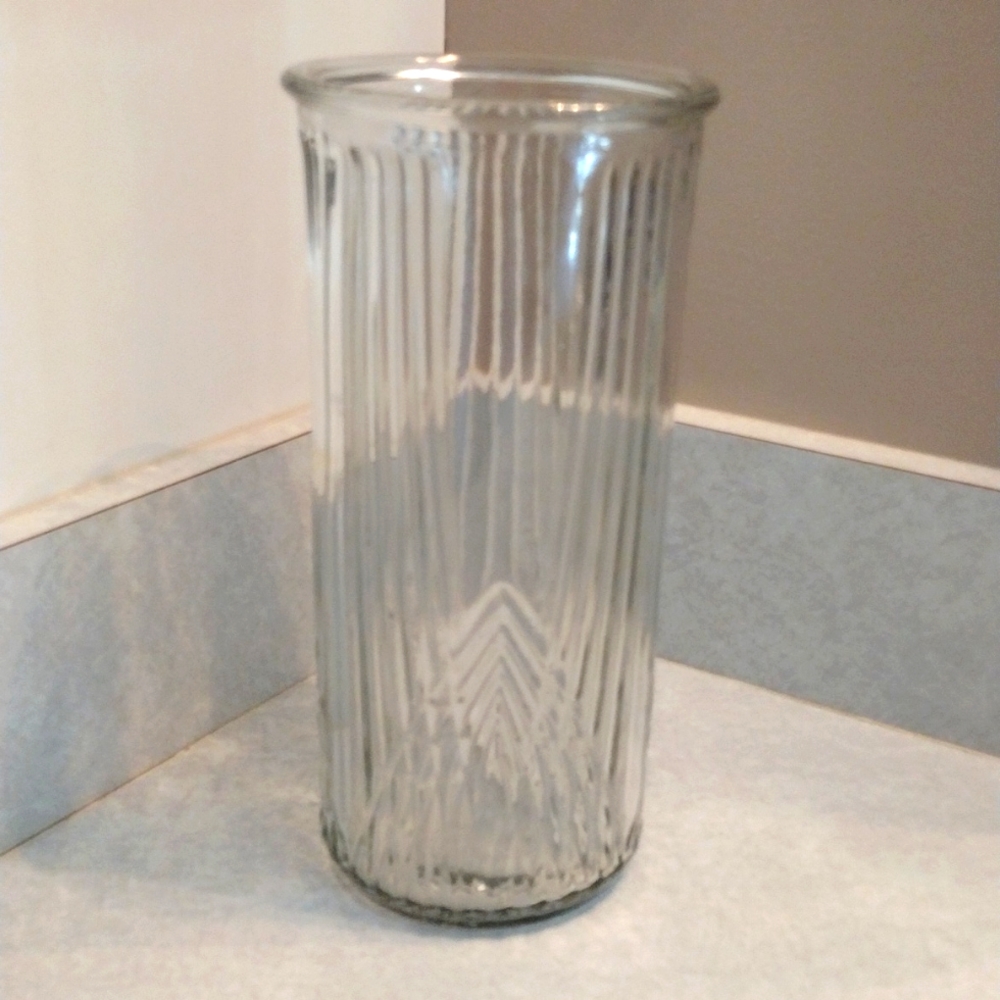 Hoosier 10" bud vase.